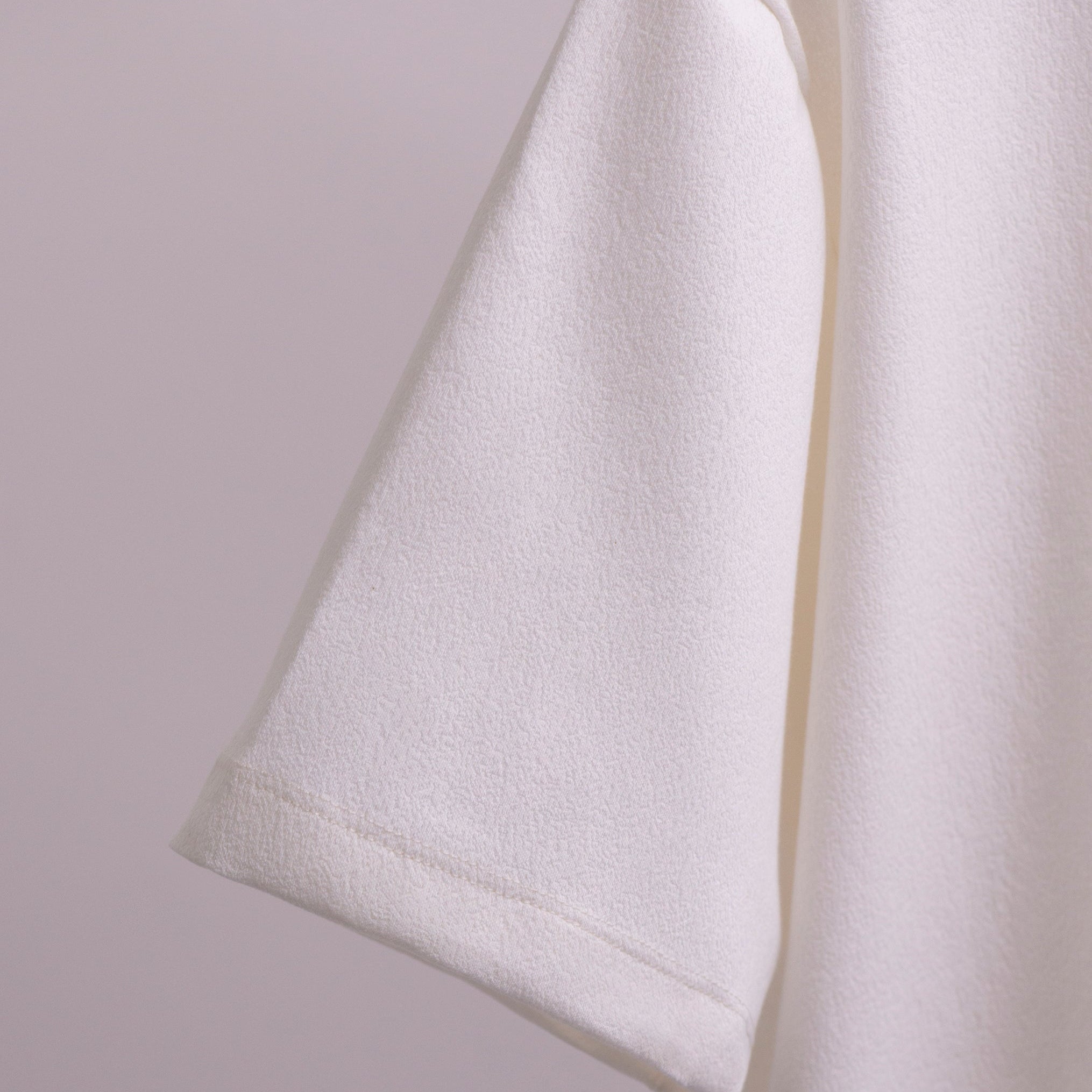 CAMISETA TEXTURIZADA MARMOL BLANCO HUESO