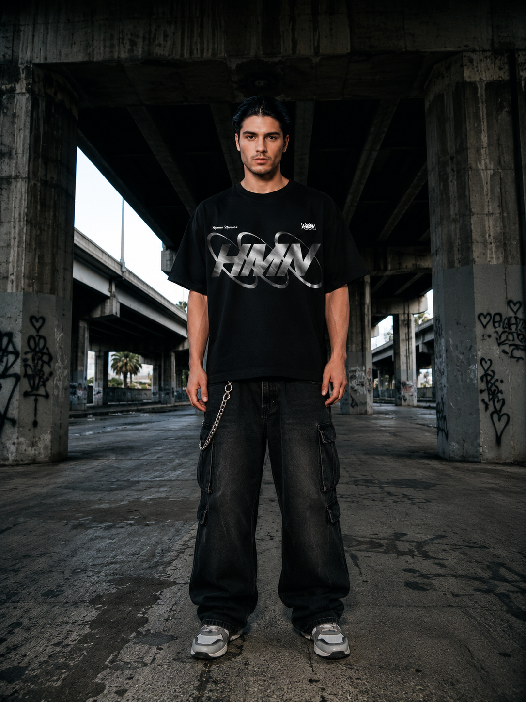 CAMISETA OVERSIZE HMN NEGRA AL FRENTE