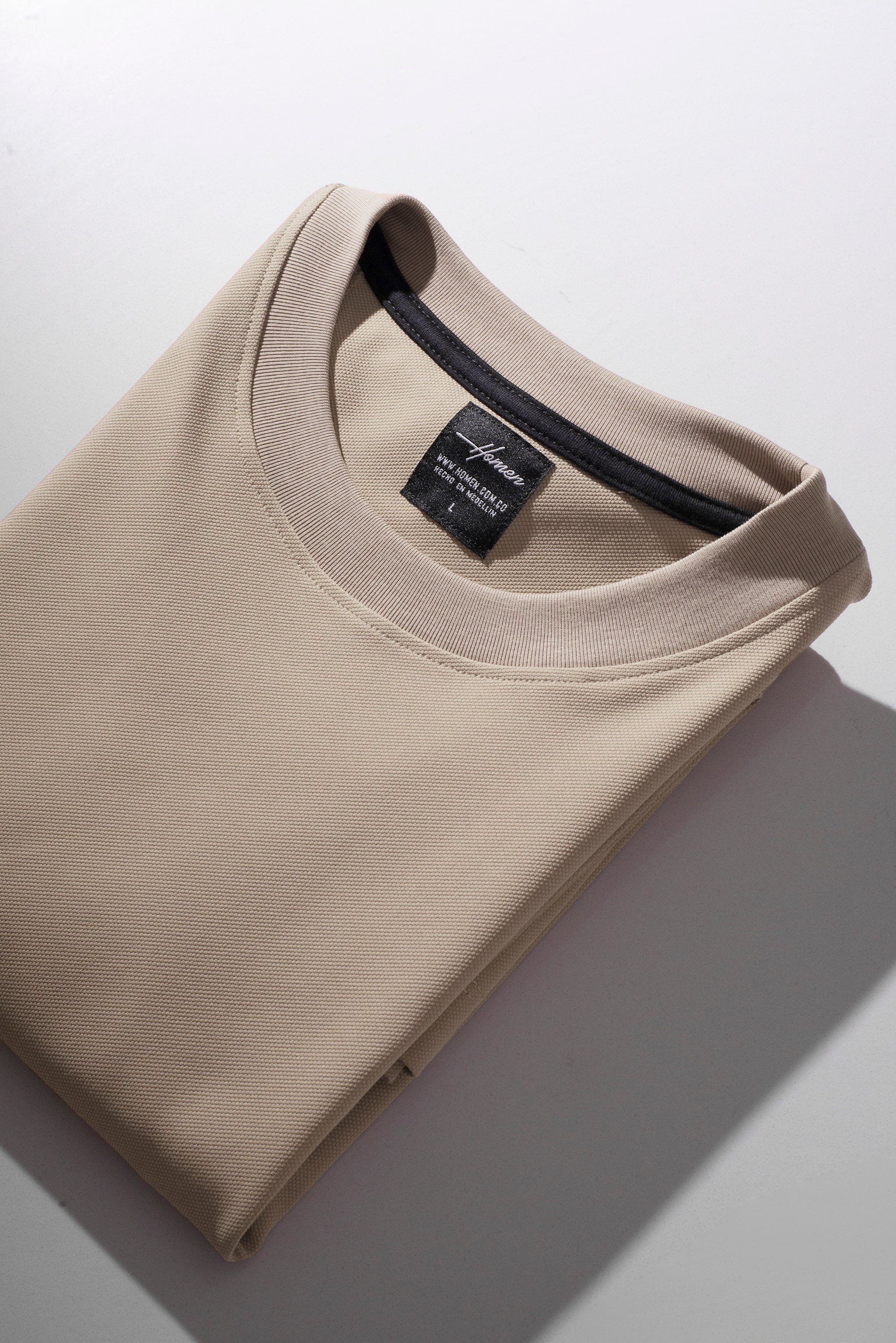 CAMISETAS OVERSIZE CON MINITEXTURA CAQUI