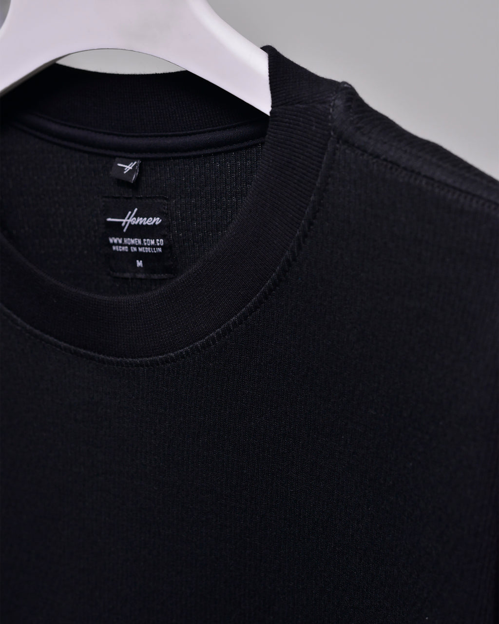 CAMISETA REGULAR FIT TEXTURIZADA NEGRO