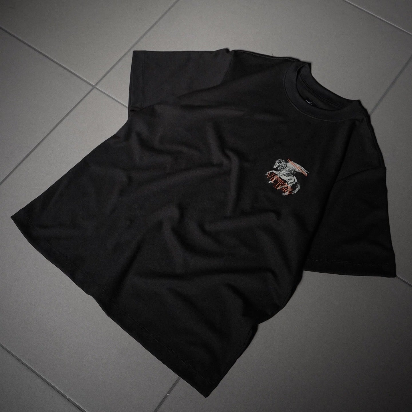 CAMISETA OVERSIZE PREMIUM VICTORY NEGRA
