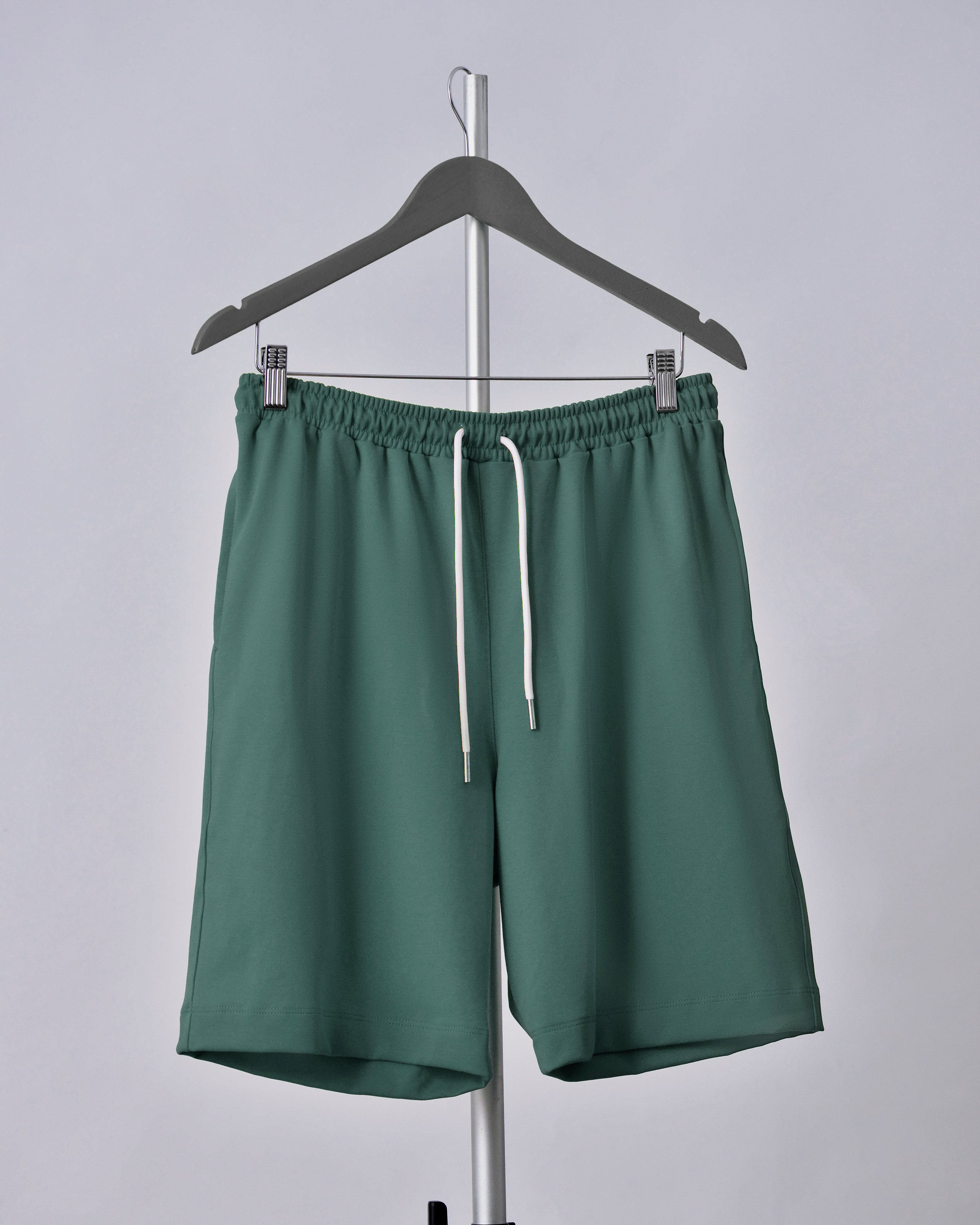 BERMUDA ULTRA PREMIUM COLOR VERDE PINO