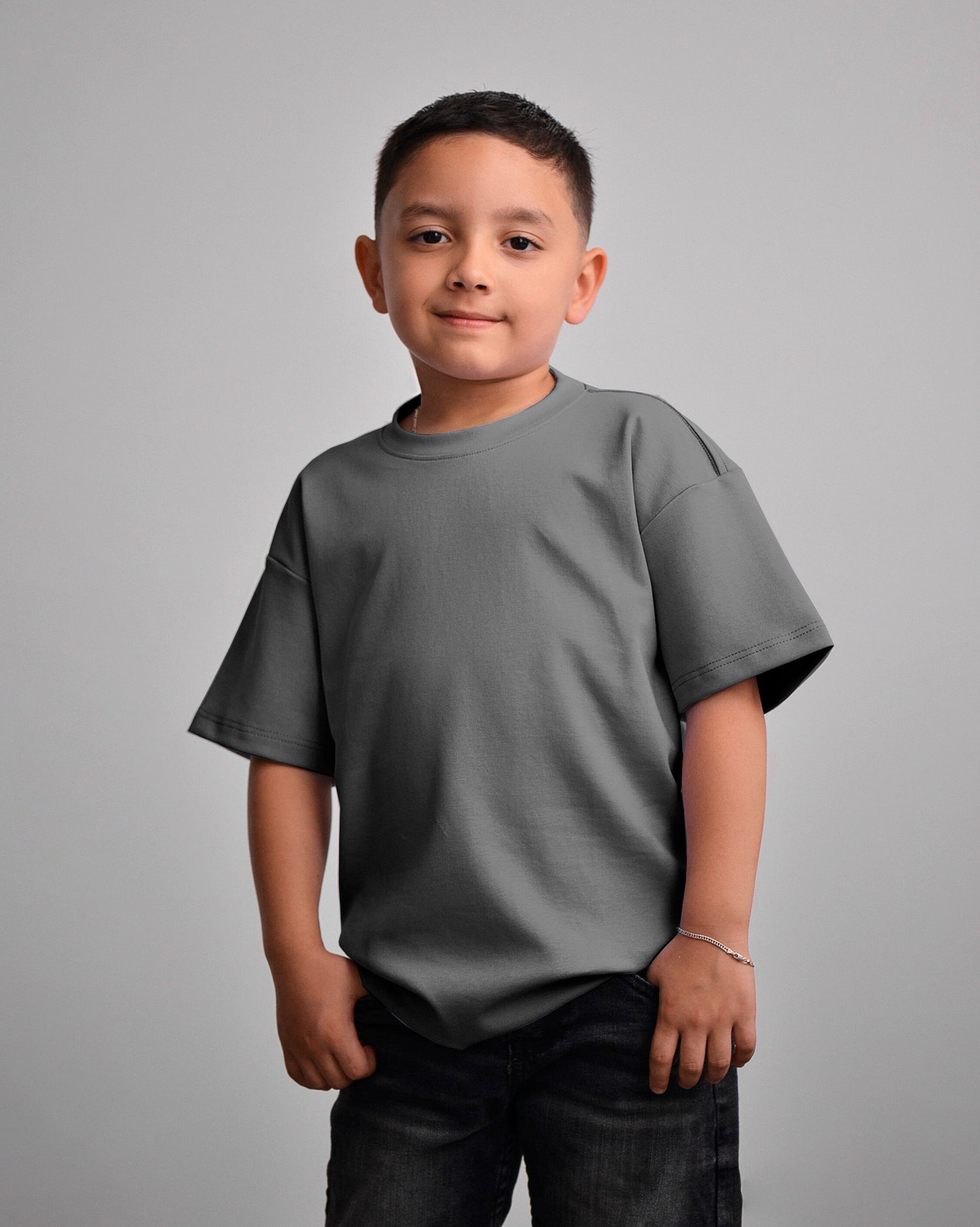 CAMISETA OVERSIZE KIDS GRIS OSCURO