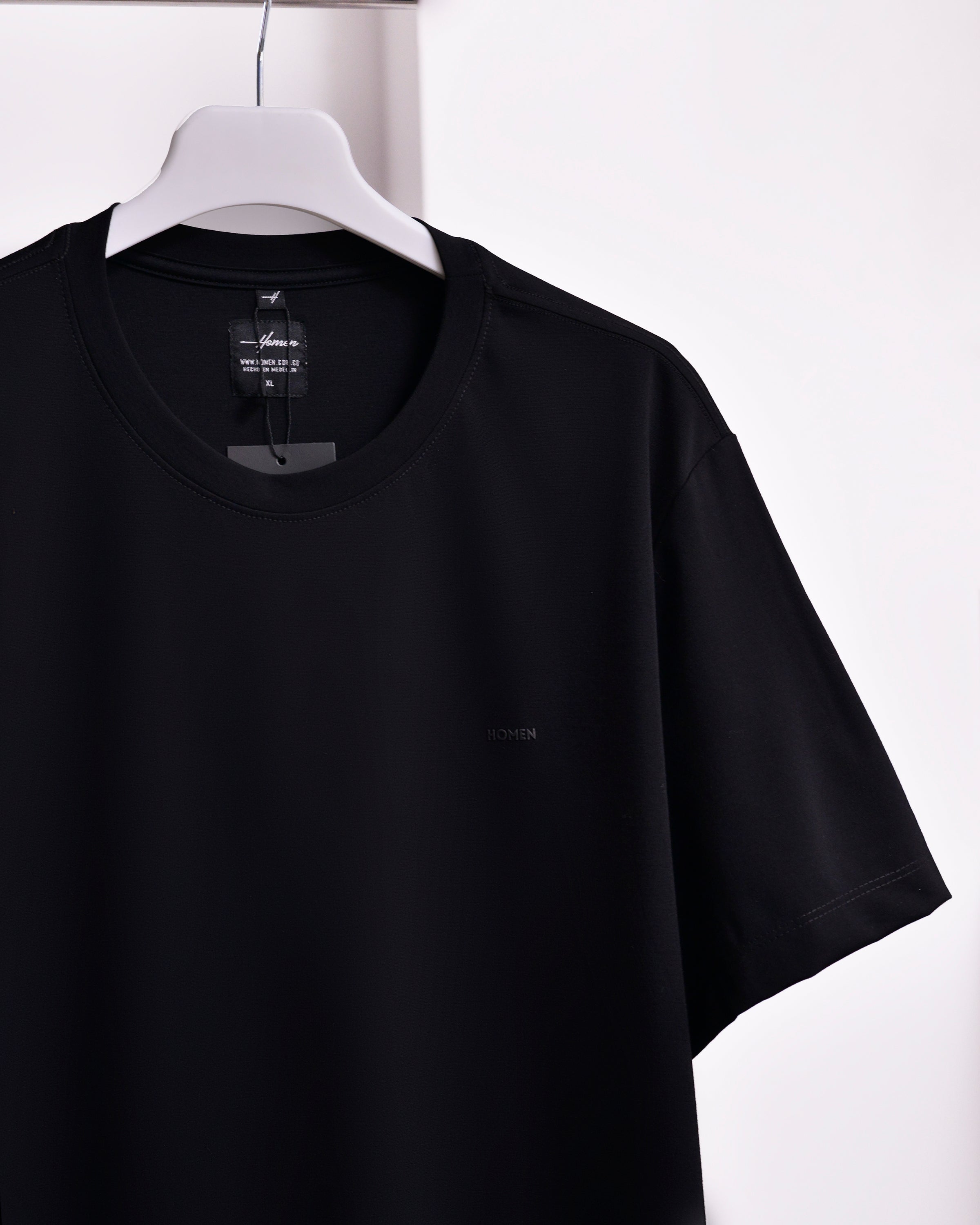 CAMISETA REGULAR FIT NEGRO