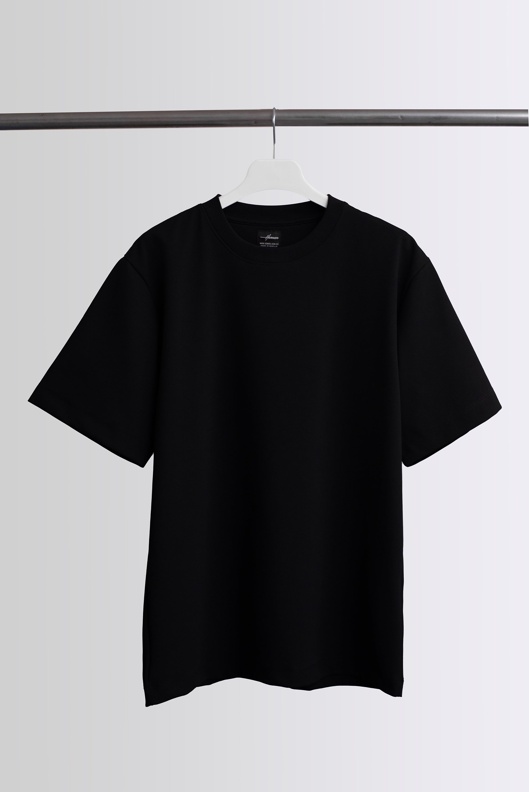 CAMISETA REGULAR FIT NEGRO